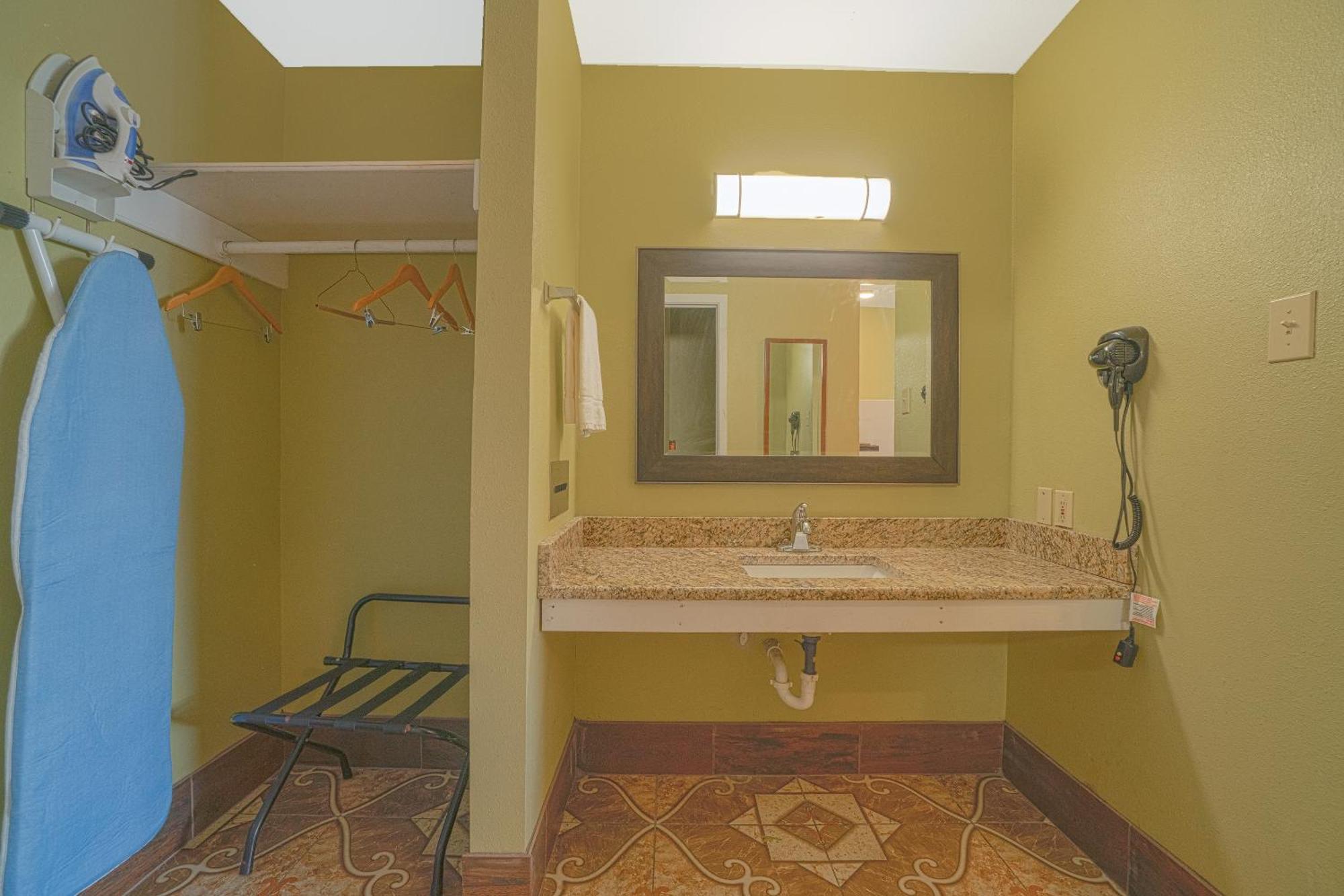Aransas Bay Inn & Suites Corpus Christi By Oyo อแรนซาสพาส ภายนอก รูปภาพ