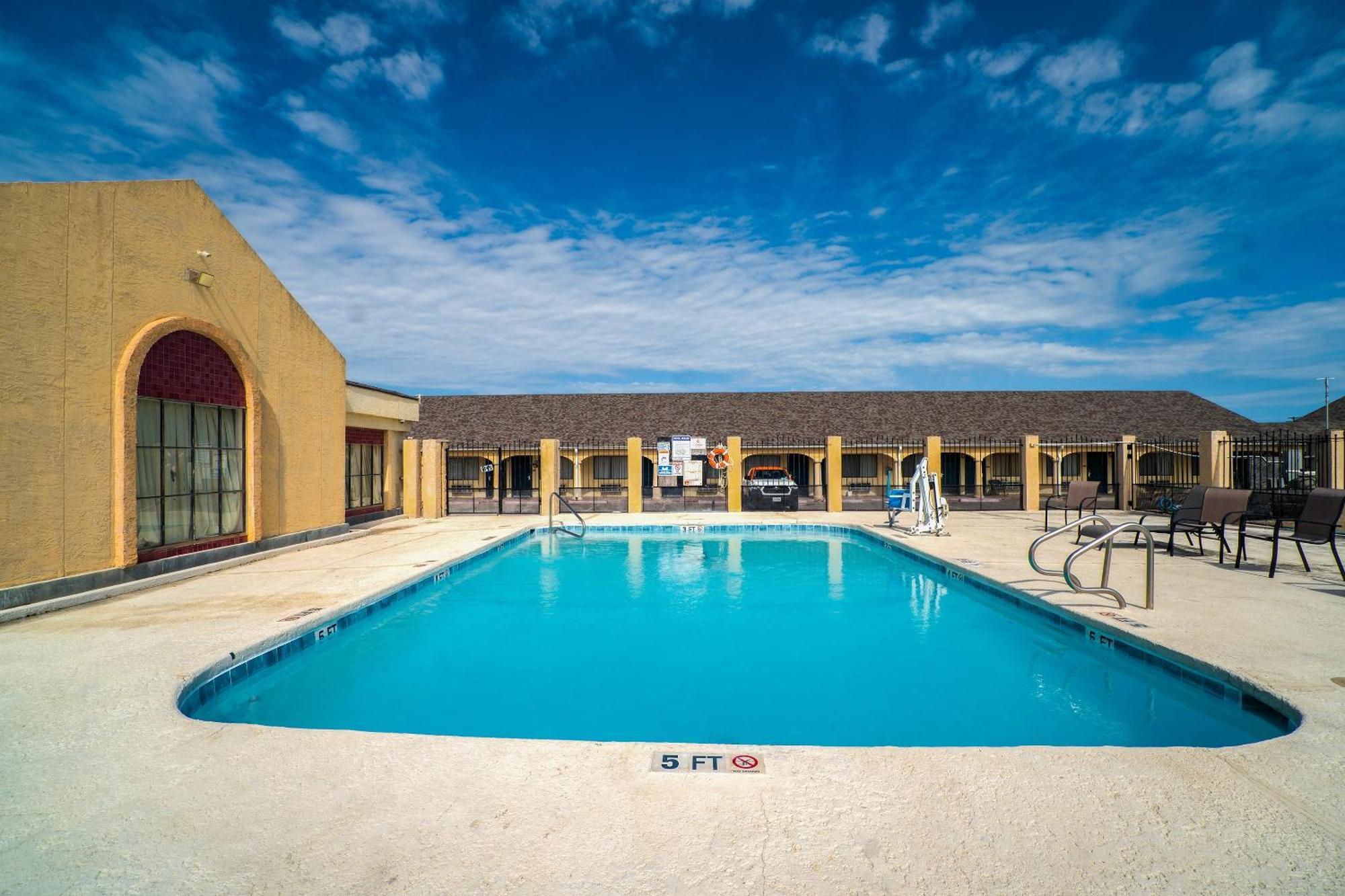 Aransas Bay Inn & Suites Corpus Christi By Oyo อแรนซาสพาส ภายนอก รูปภาพ