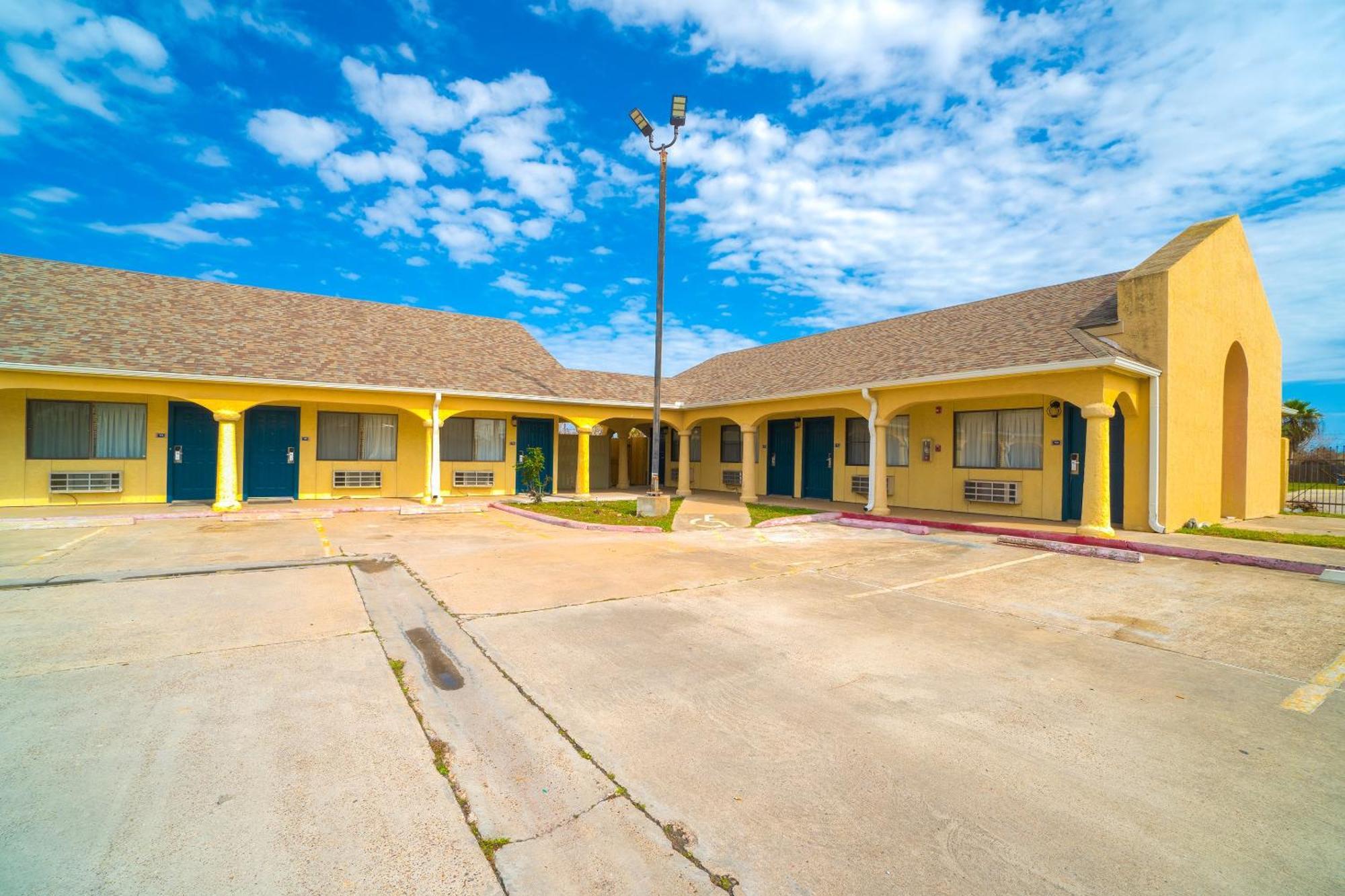 Aransas Bay Inn & Suites Corpus Christi By Oyo อแรนซาสพาส ภายนอก รูปภาพ